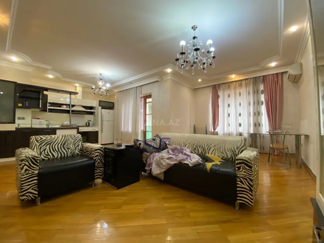 Satılır 3 otaqlı mənzil 115 m²