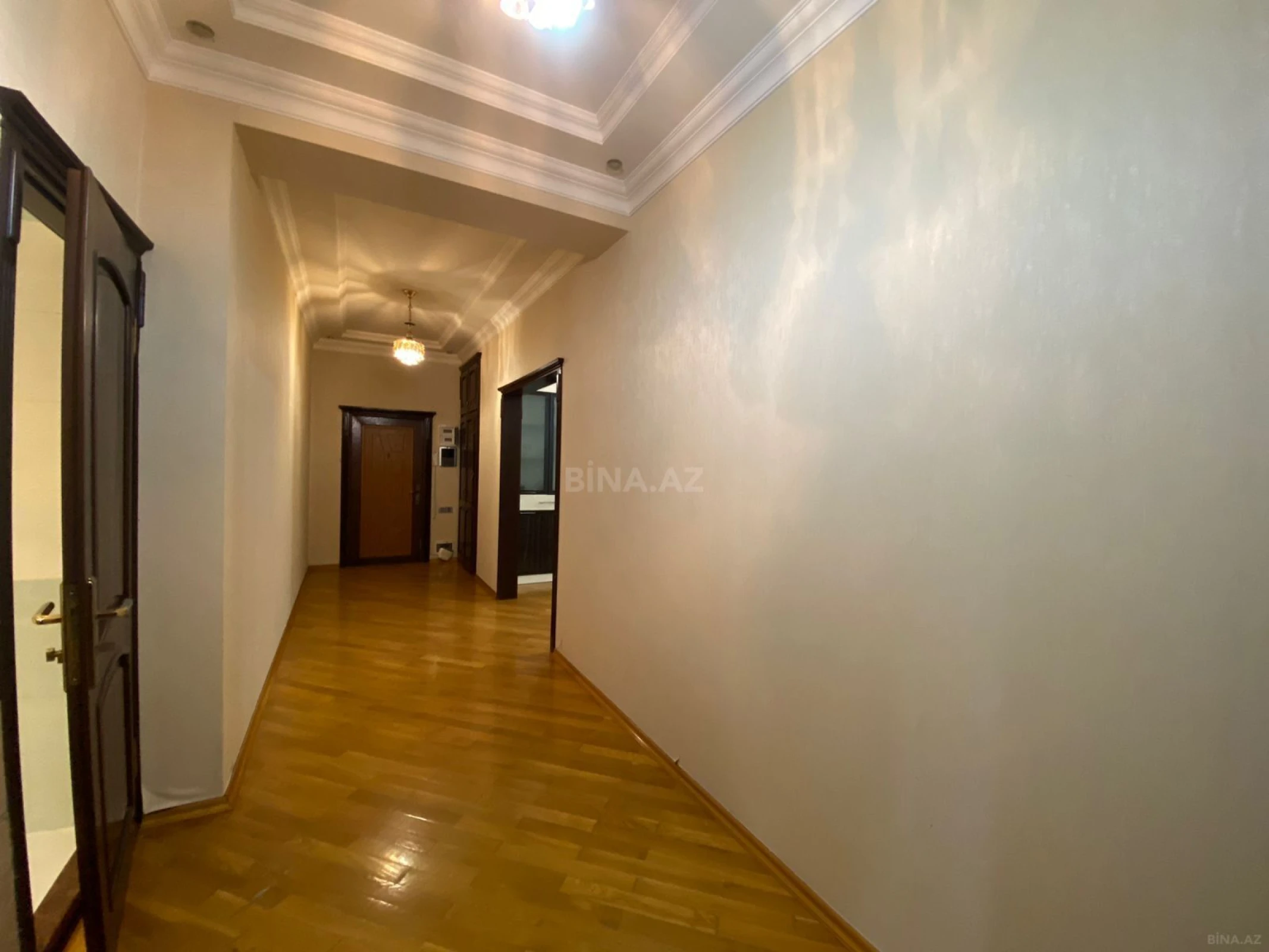 Satılır 3 otaqlı mənzil 115 m²