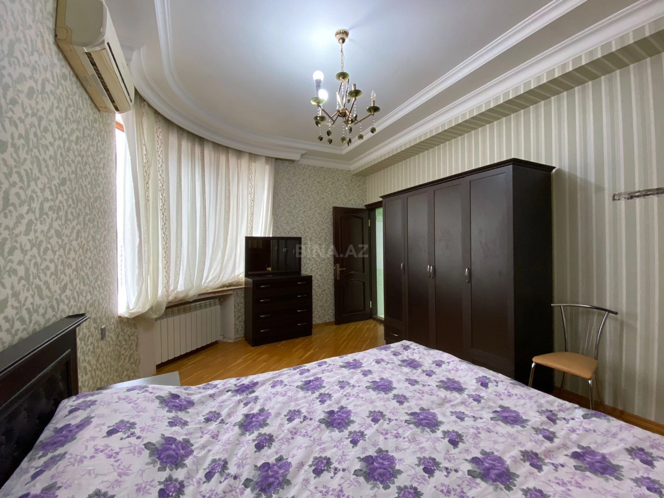 Satılır 3 otaqlı mənzil 115 m²