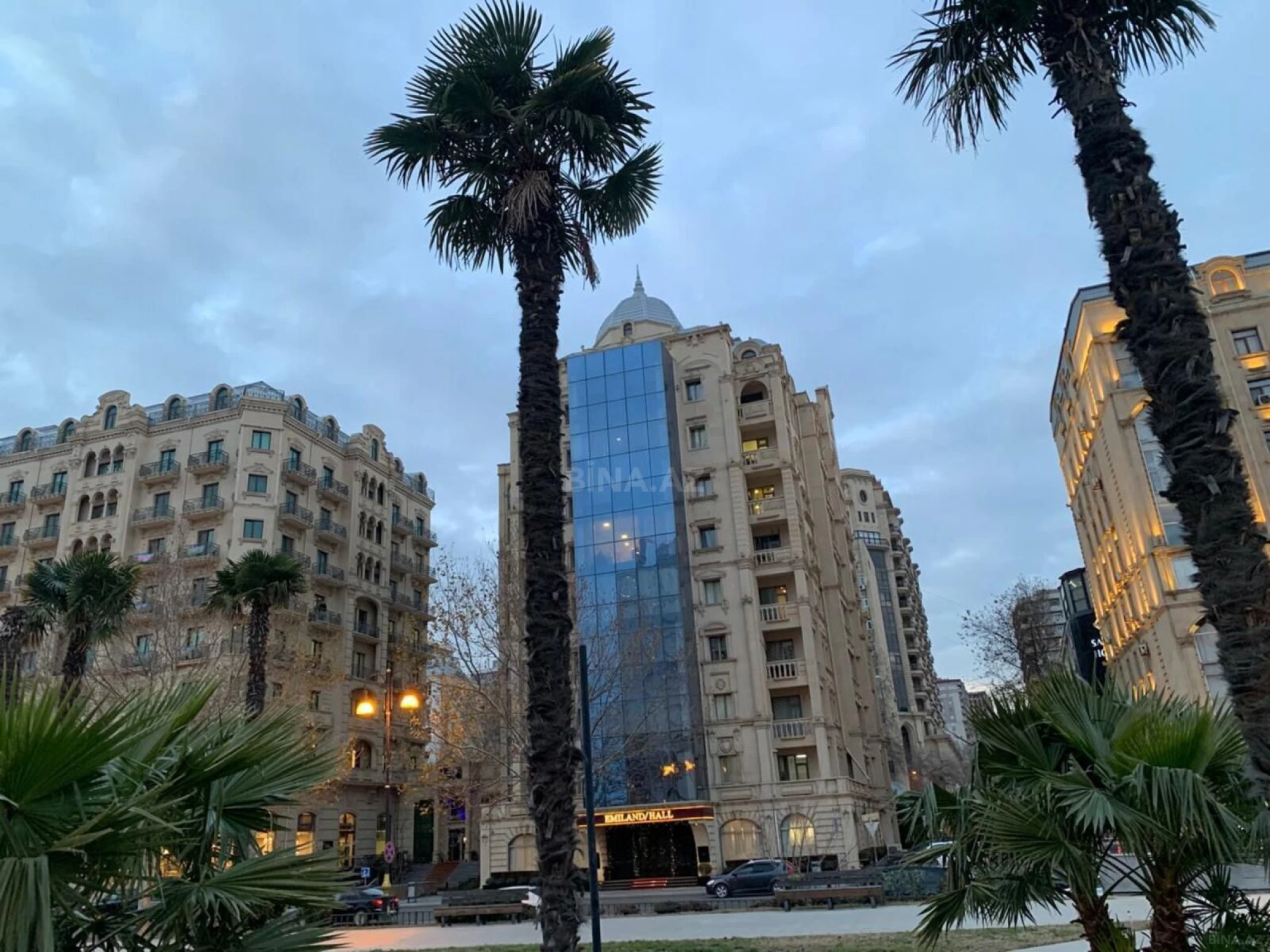 Satılır 3 otaqlı mənzil 115 m²