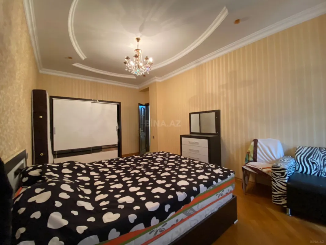 Satılır 3 otaqlı mənzil 115 m²