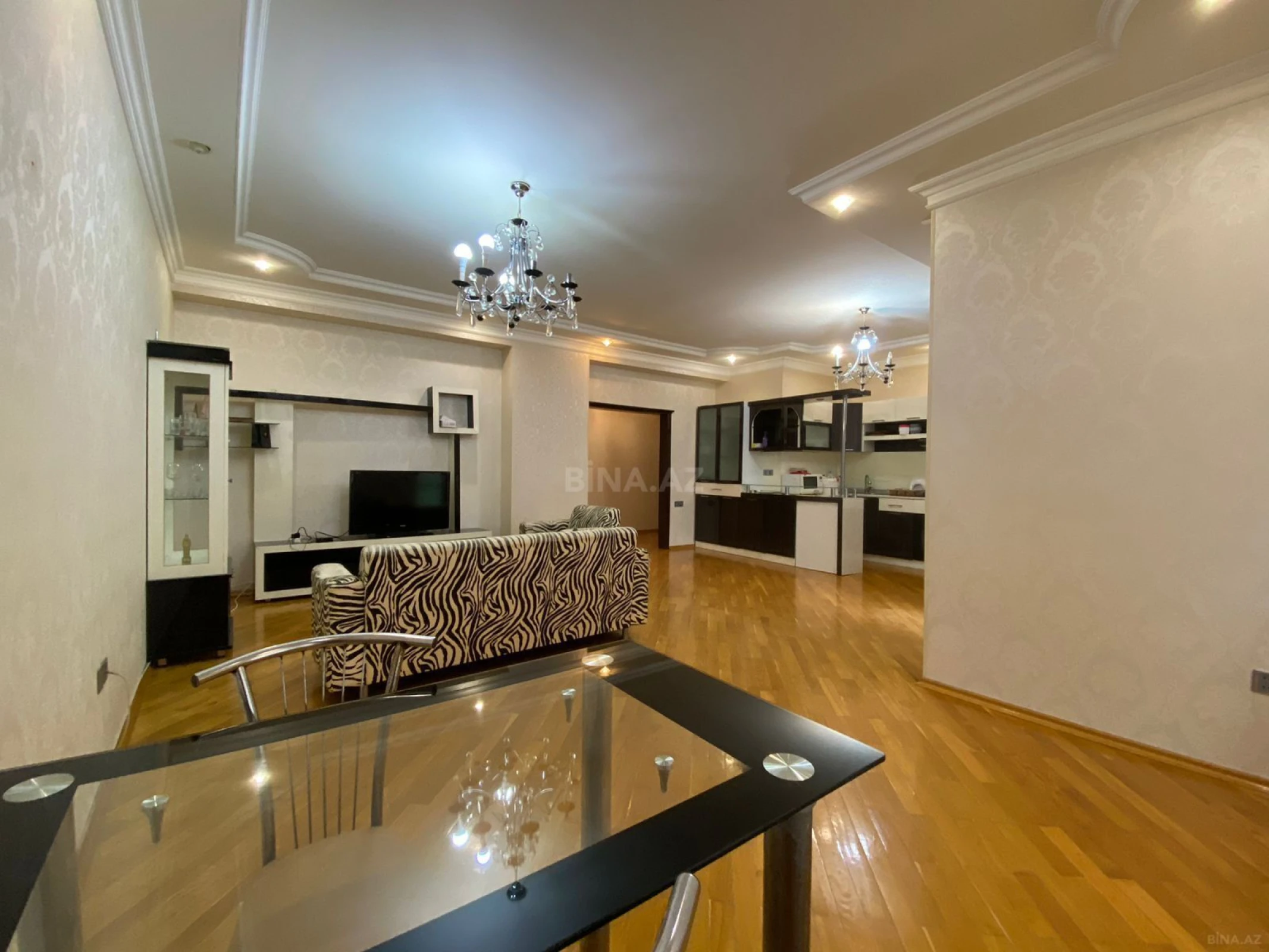 Satılır 3 otaqlı mənzil 115 m²