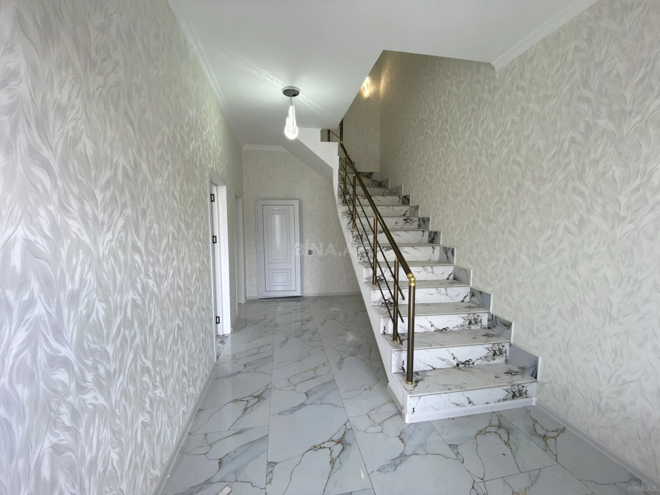 Satılır 4 otaqlı həyət evi 140 m²