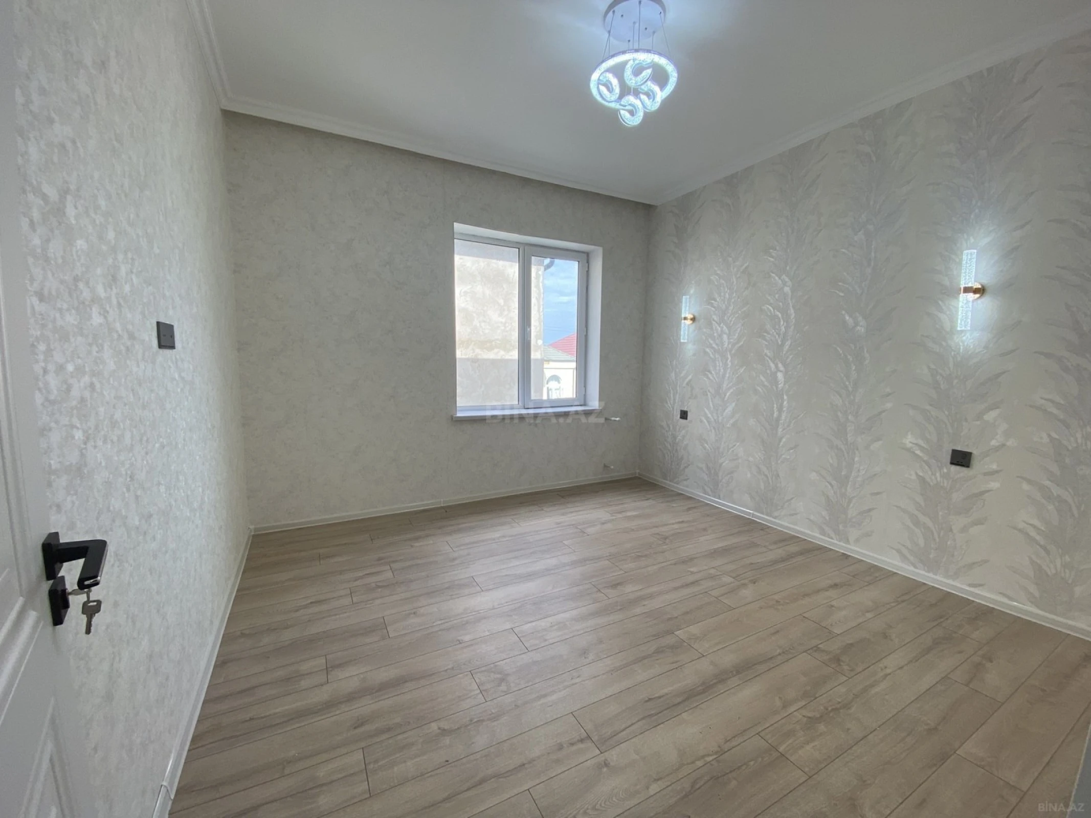 Satılır 4 otaqlı həyət evi 140 m²