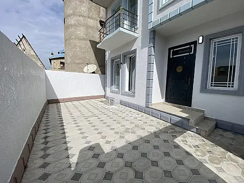 Satılır 4 otaqlı həyət evi 140 m²