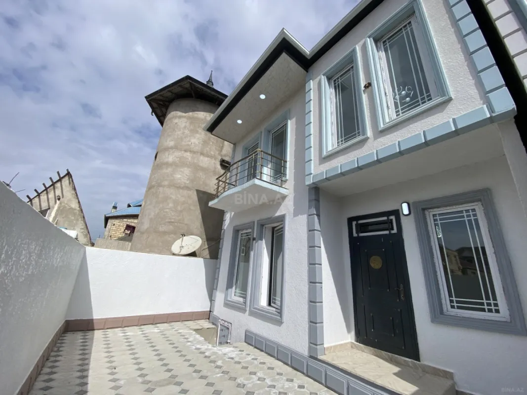 Satılır 4 otaqlı həyət evi 140 m²
