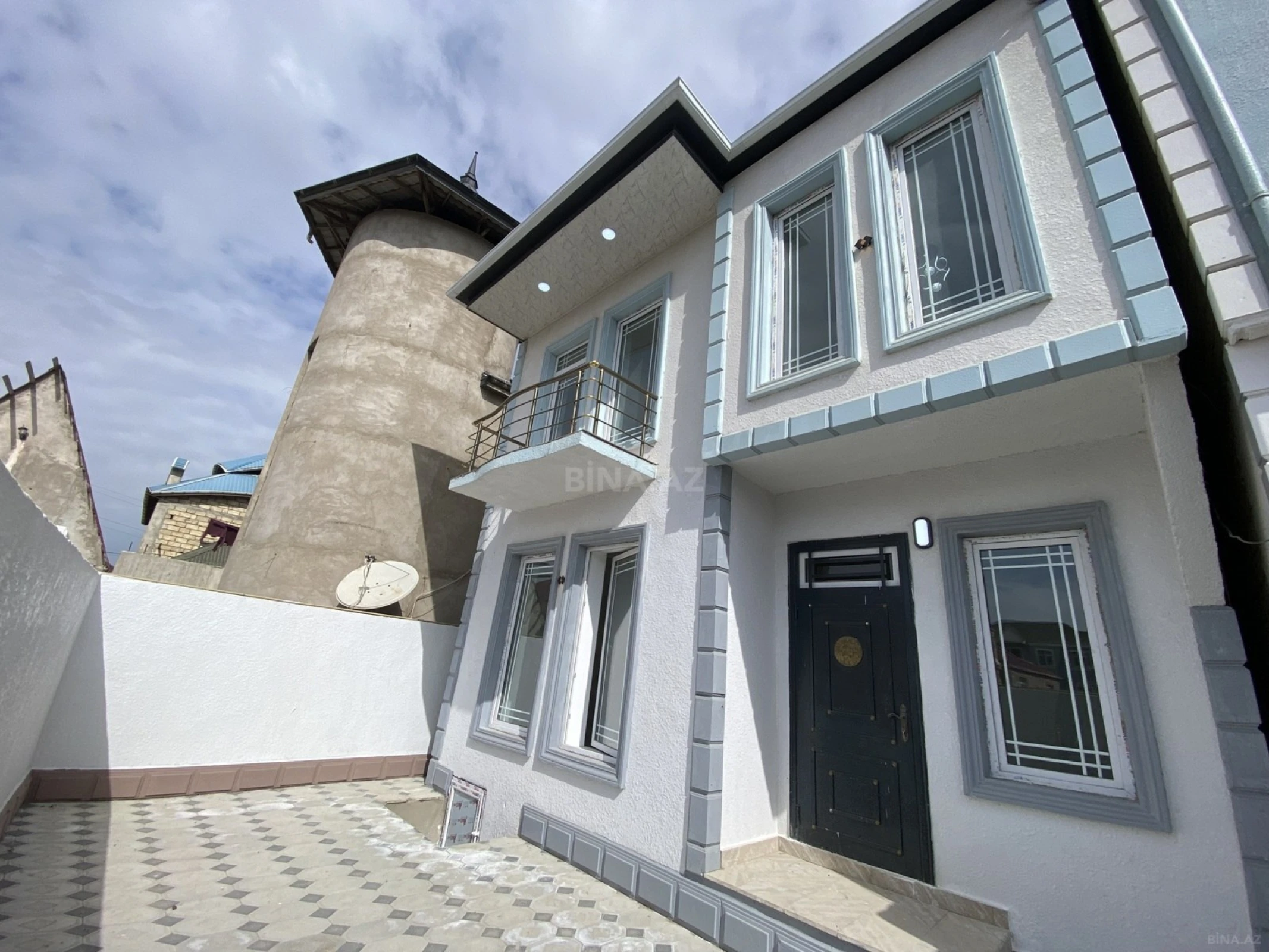 Satılır 4 otaqlı həyət evi 140 m²