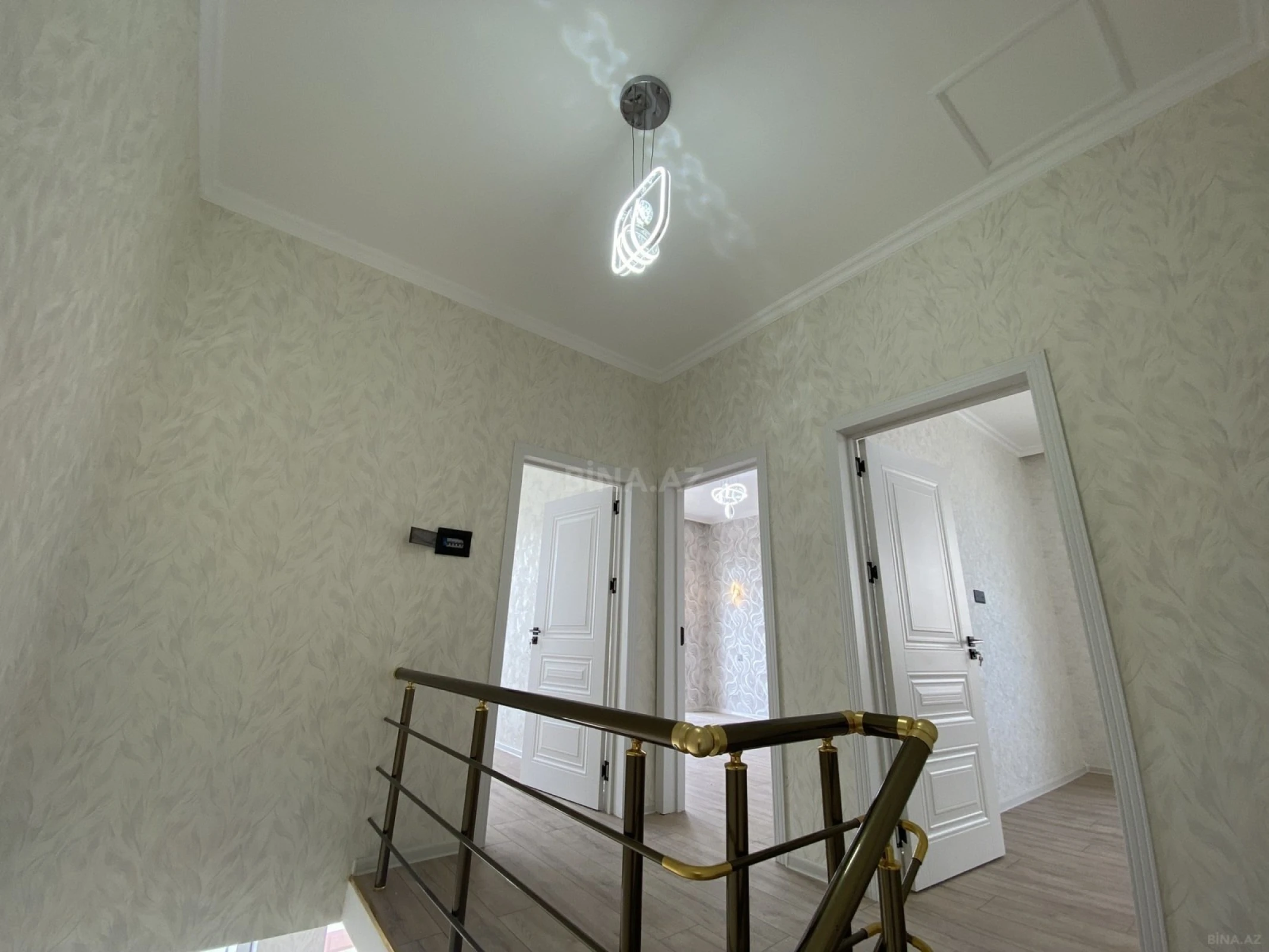 Satılır 4 otaqlı həyət evi 140 m²