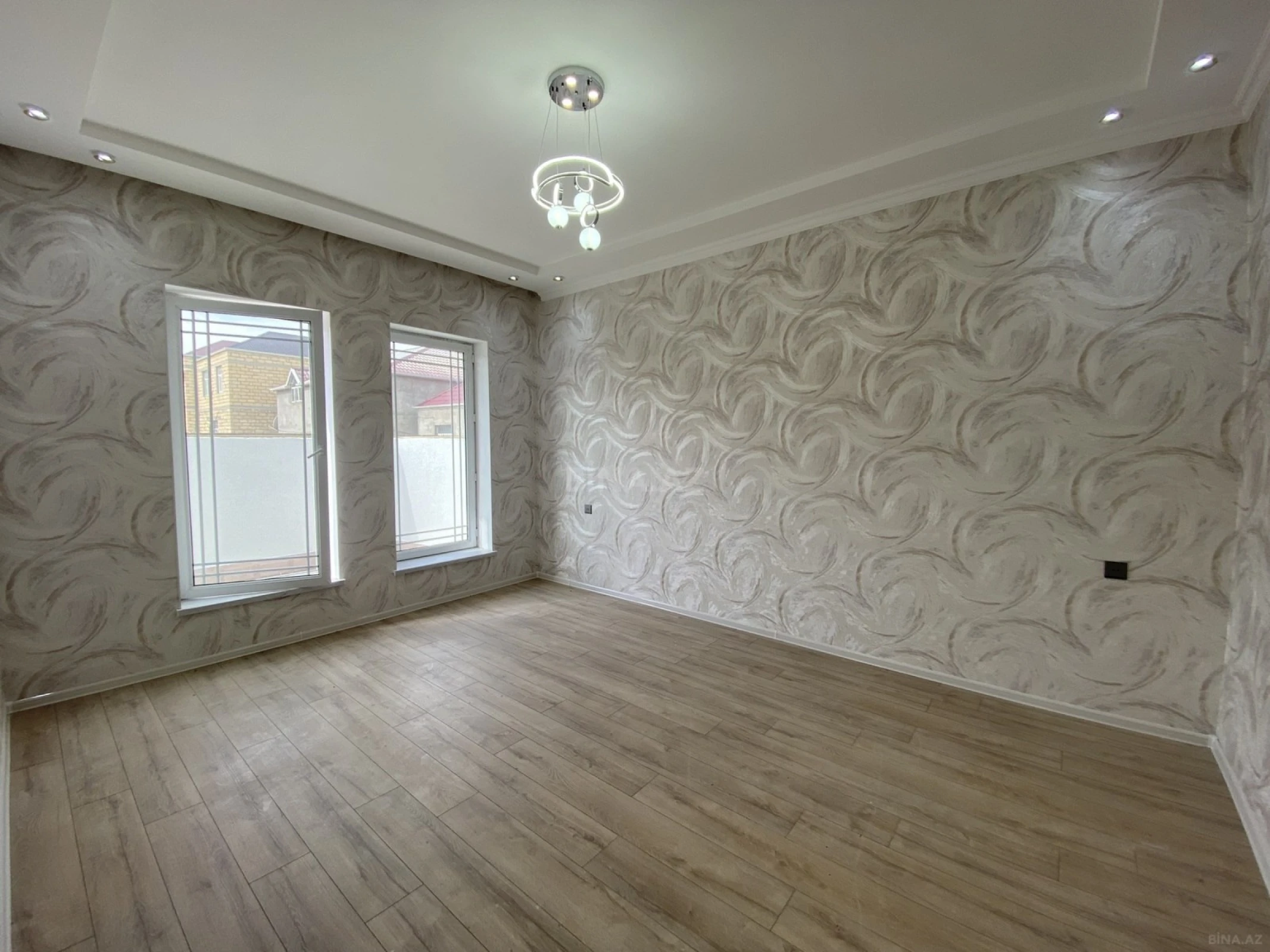 Satılır 4 otaqlı həyət evi 140 m²