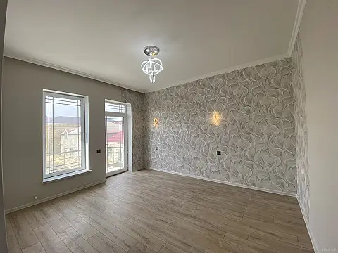 Satılır 4 otaqlı həyət evi 140 m²