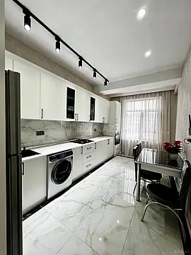 Satılır 2 otaqlı mənzil 87 m²