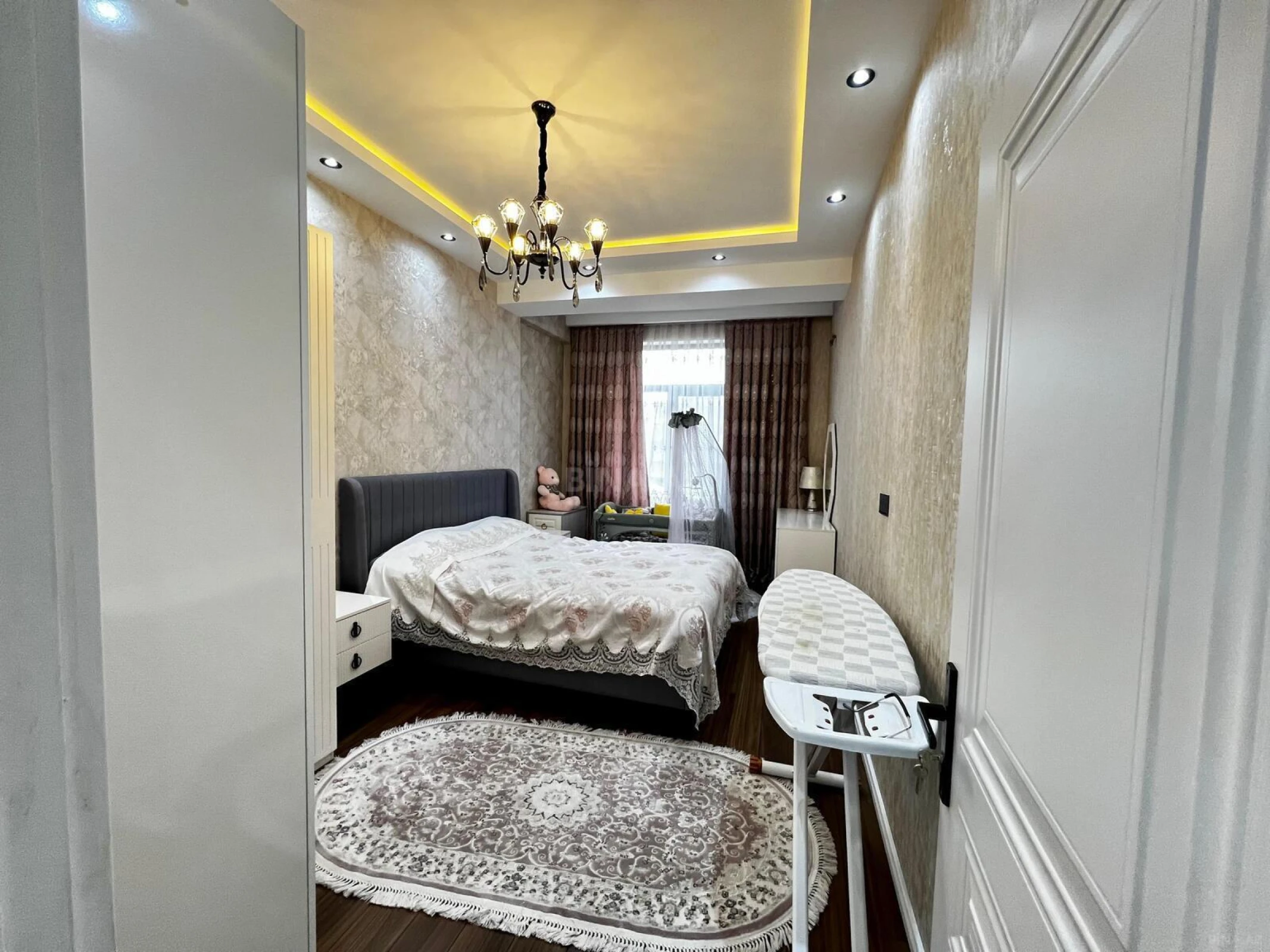 Satılır 2 otaqlı mənzil 87 m²