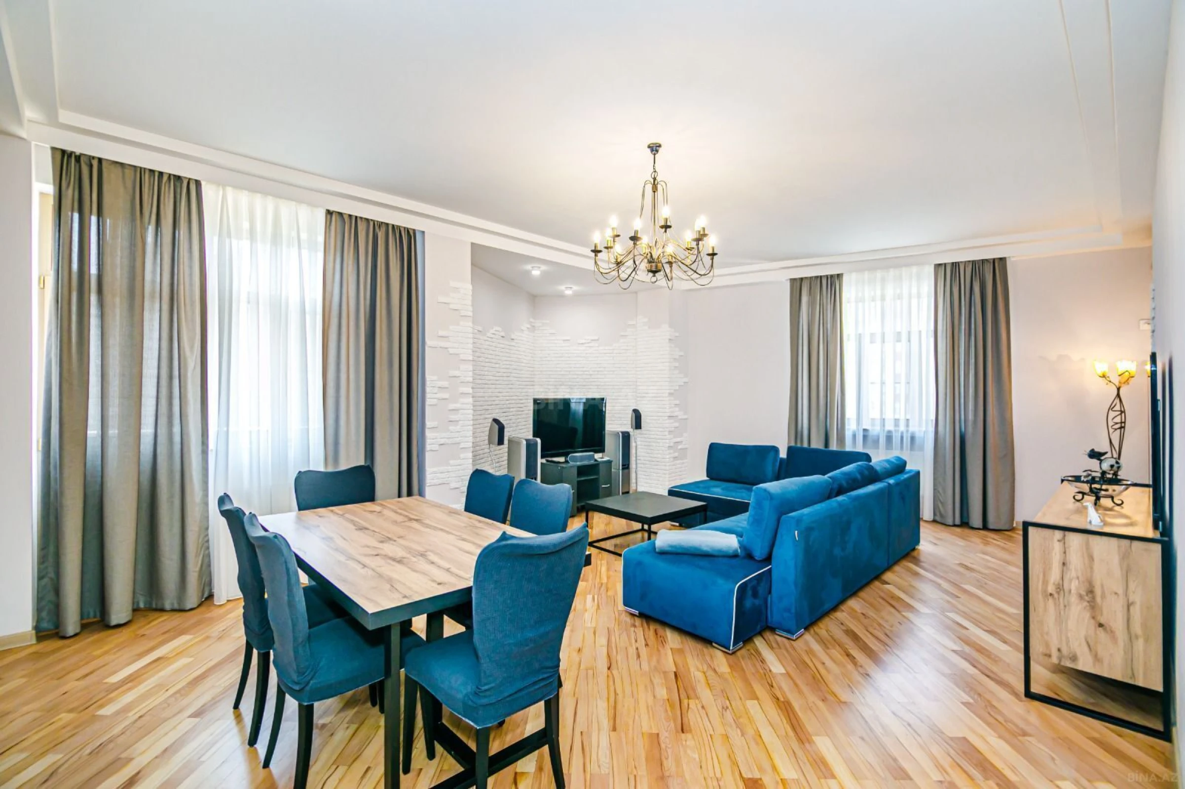Kirayə verilir 2 otaqlı mənzil 75 m²