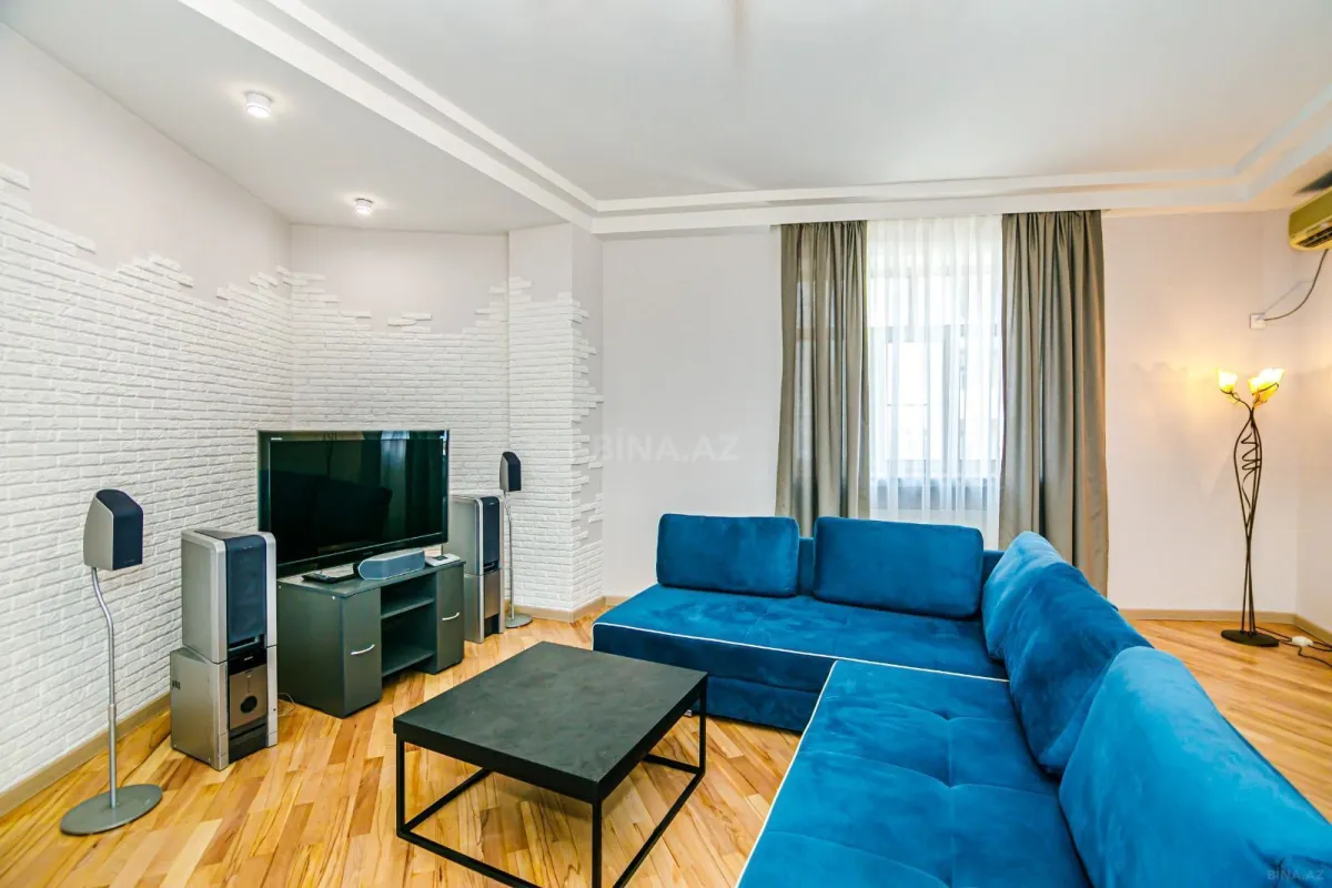 Kirayə verilir 2 otaqlı mənzil 75 m²