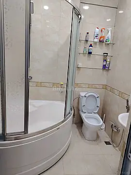 Kirayə verilir 2 otaqlı mənzil 95 m²