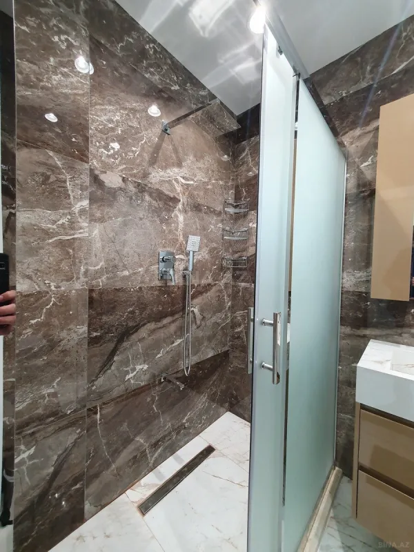 Kirayə verilir 3 otaqlı mənzil 124 m²