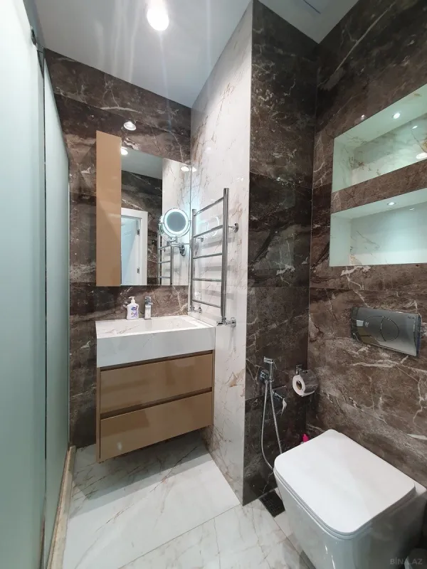 Kirayə verilir 3 otaqlı mənzil 124 m²