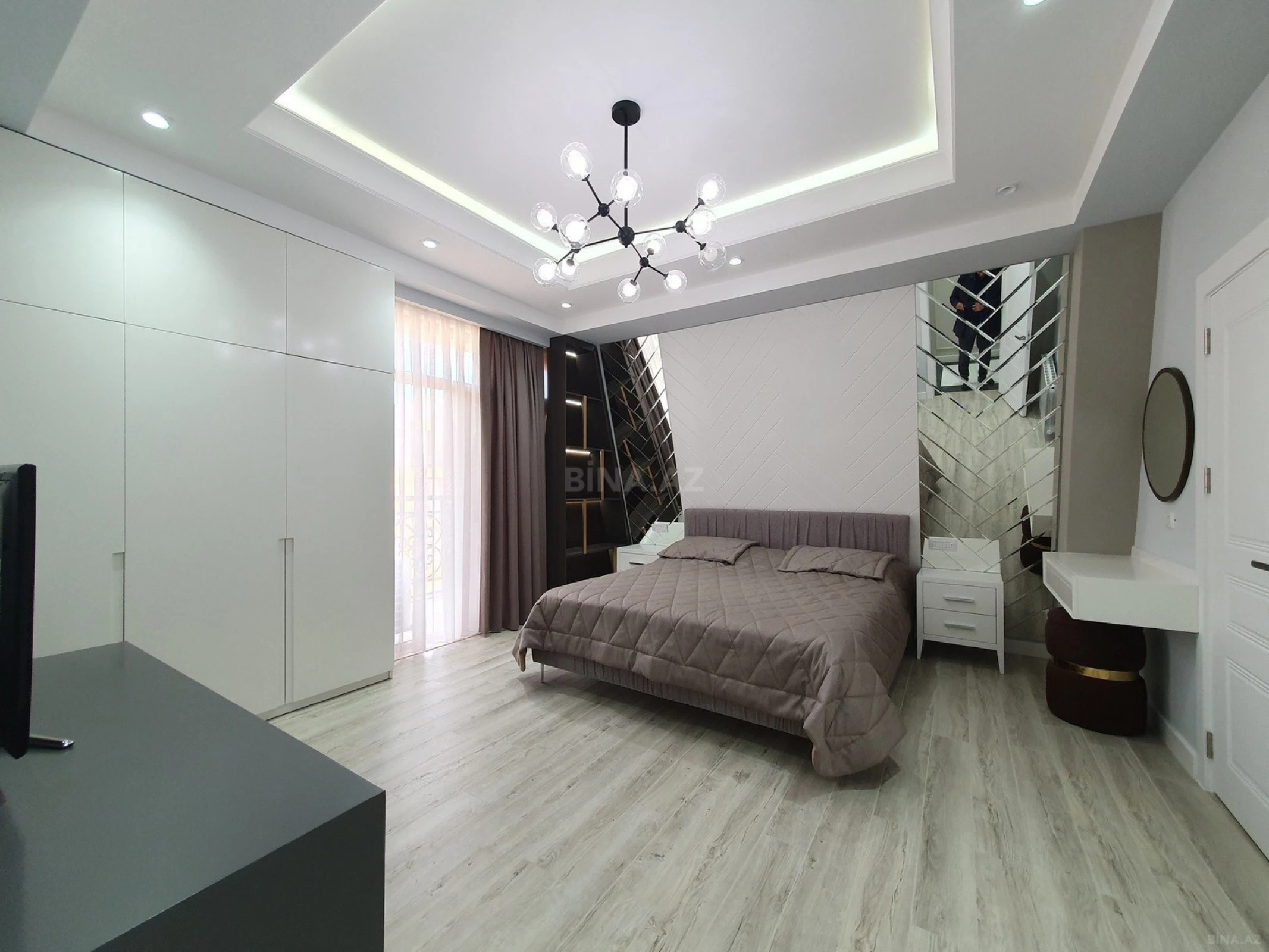 Kirayə verilir 3 otaqlı mənzil 124 m²