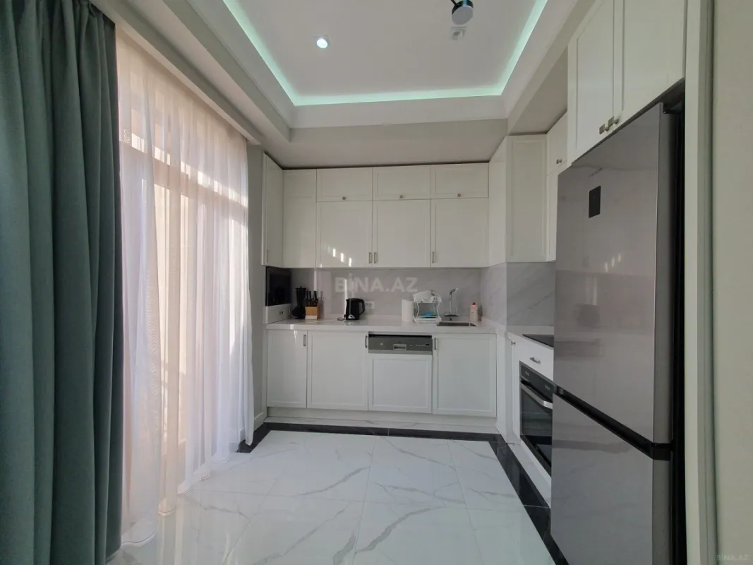 Kirayə verilir 3 otaqlı mənzil 124 m²