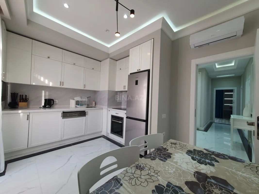 Kirayə verilir 3 otaqlı mənzil 124 m²