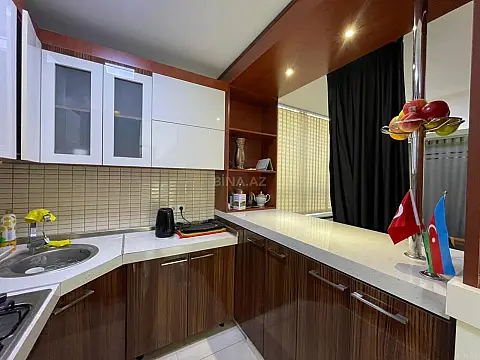 Kirayə verilir 1 otaqlı ofis 17 m²