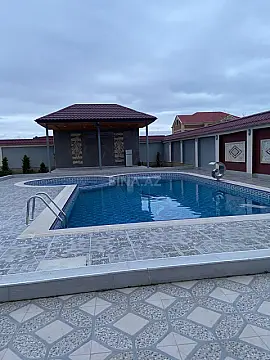 Kirayə verilir 5 otaqlı həyət evi 340 m²