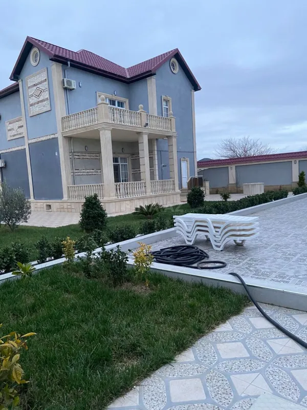 Kirayə verilir 5 otaqlı həyət evi 340 m²