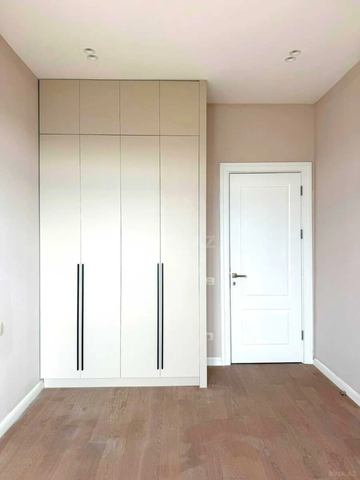 Satılır 3 otaqlı mənzil 75.5 m²