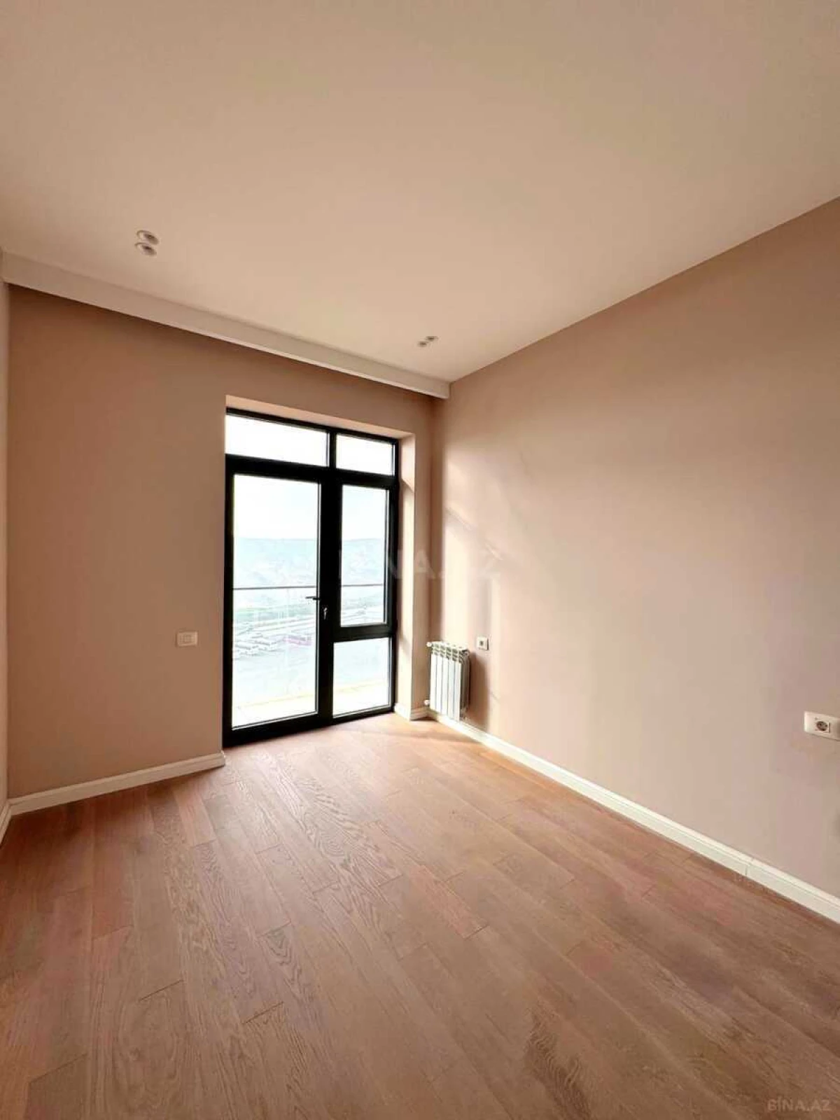 Satılır 3 otaqlı mənzil 75.5 m²