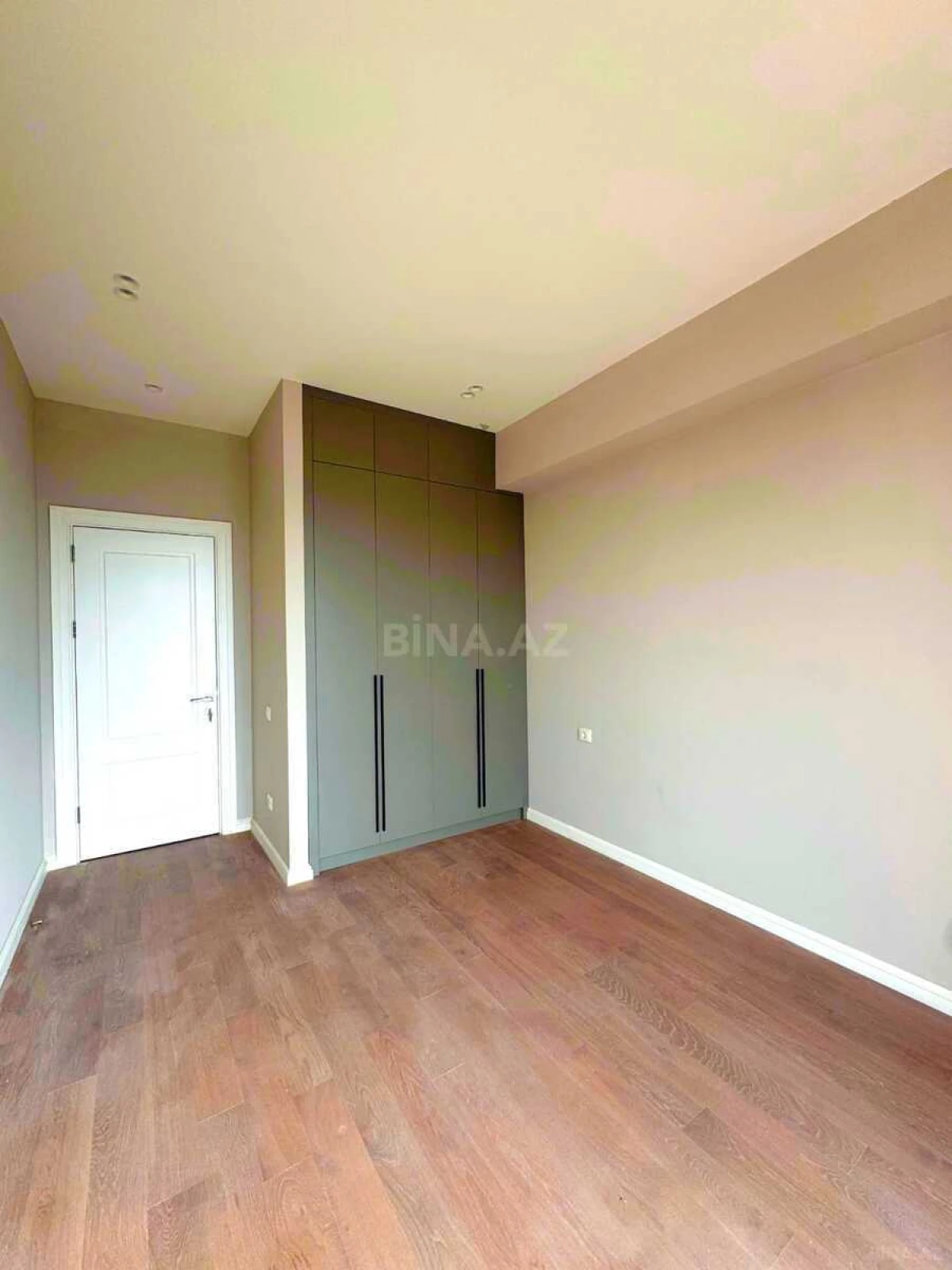 Satılır 3 otaqlı mənzil 75.5 m²