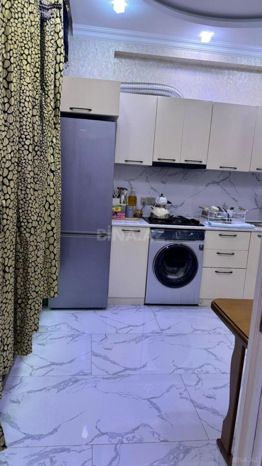 Kirayə verilir 2 otaqlı mənzil 78 m²