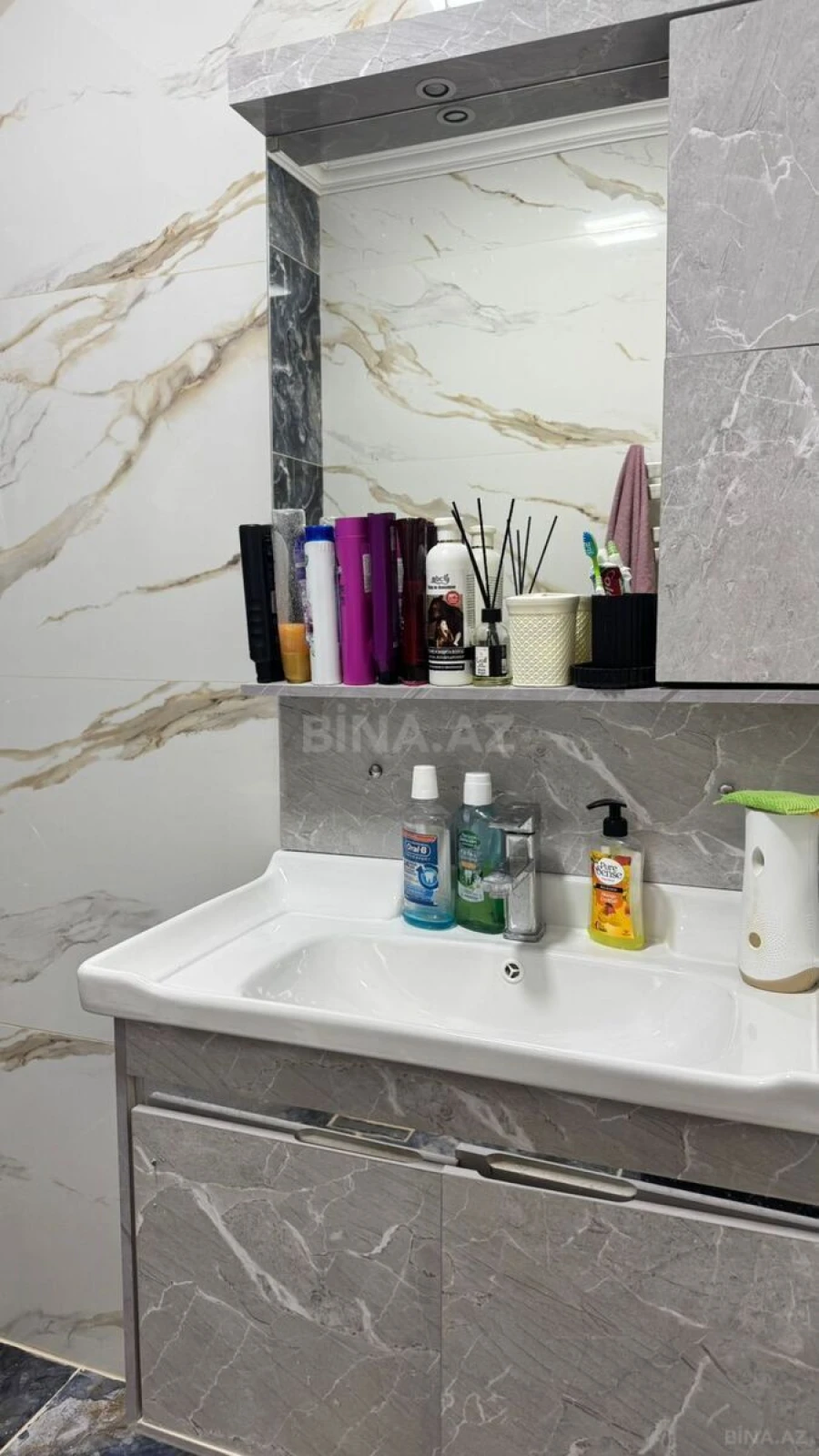 Kirayə verilir 2 otaqlı mənzil 78 m²