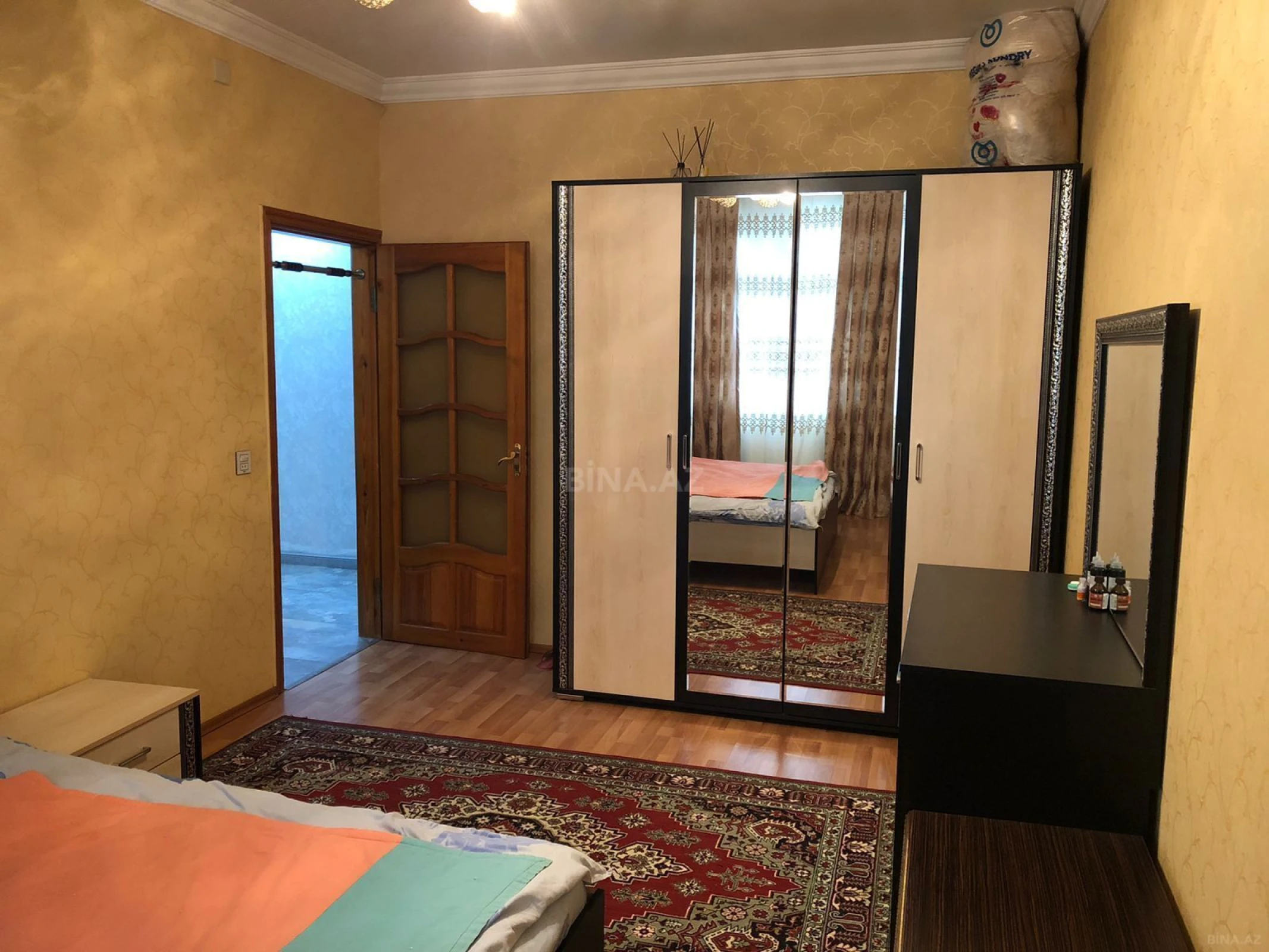 Satılır 4 otaqlı mənzil 75 m²