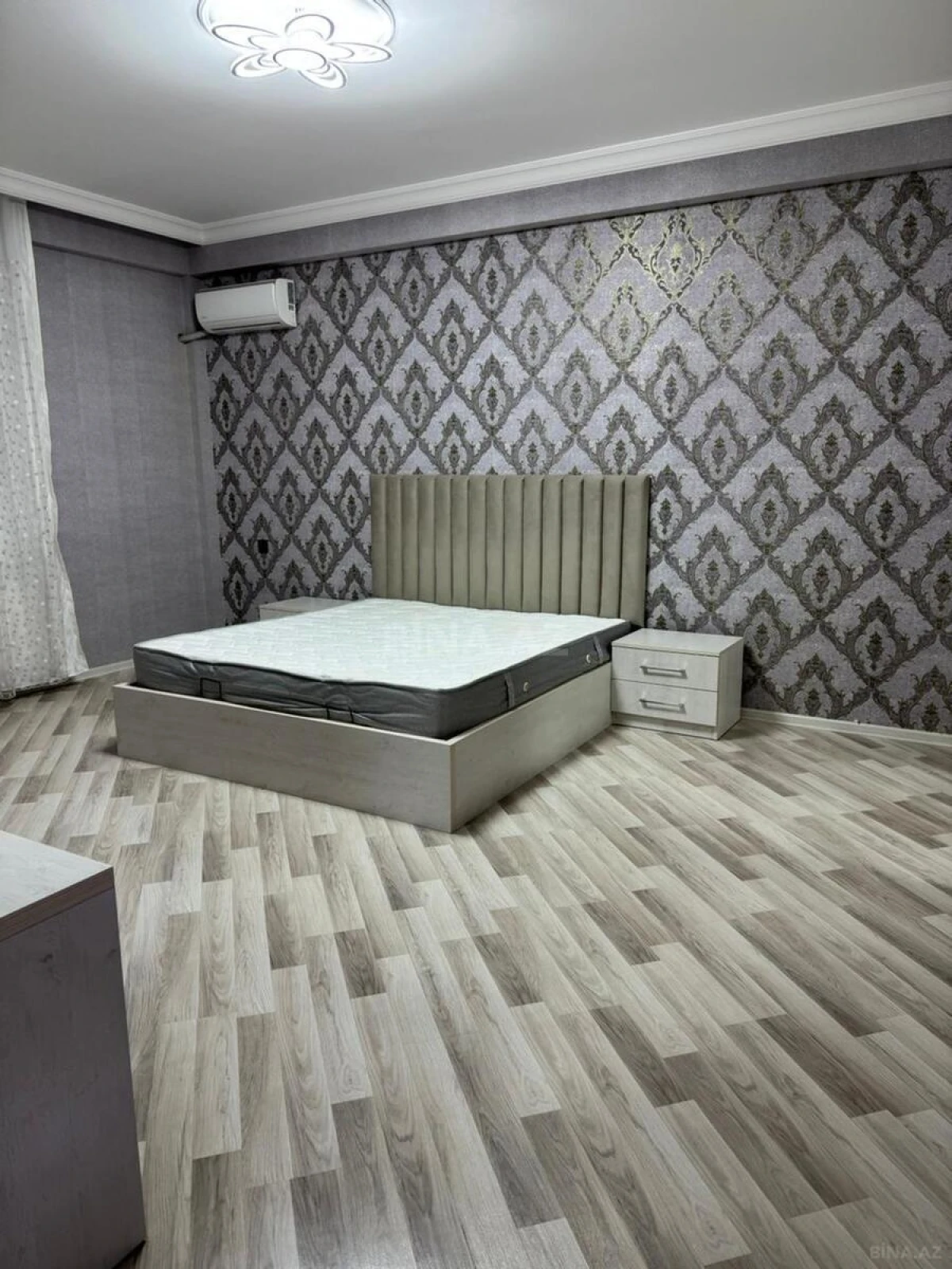 Satılır 3 otaqlı mənzil 105 m²