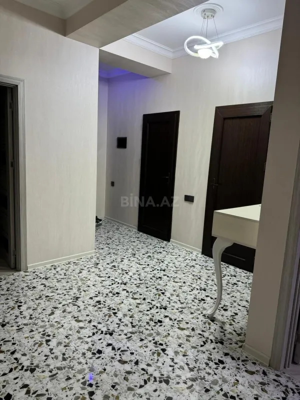 Satılır 3 otaqlı mənzil 105 m²