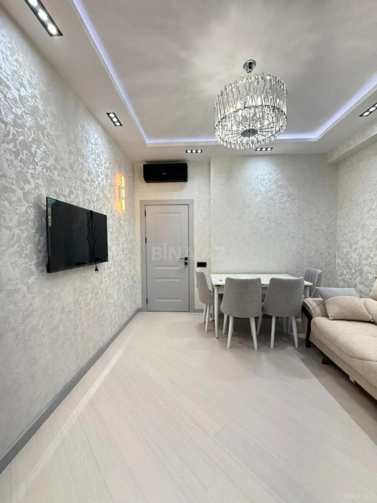 Satılır 2 otaqlı mənzil 52 m²