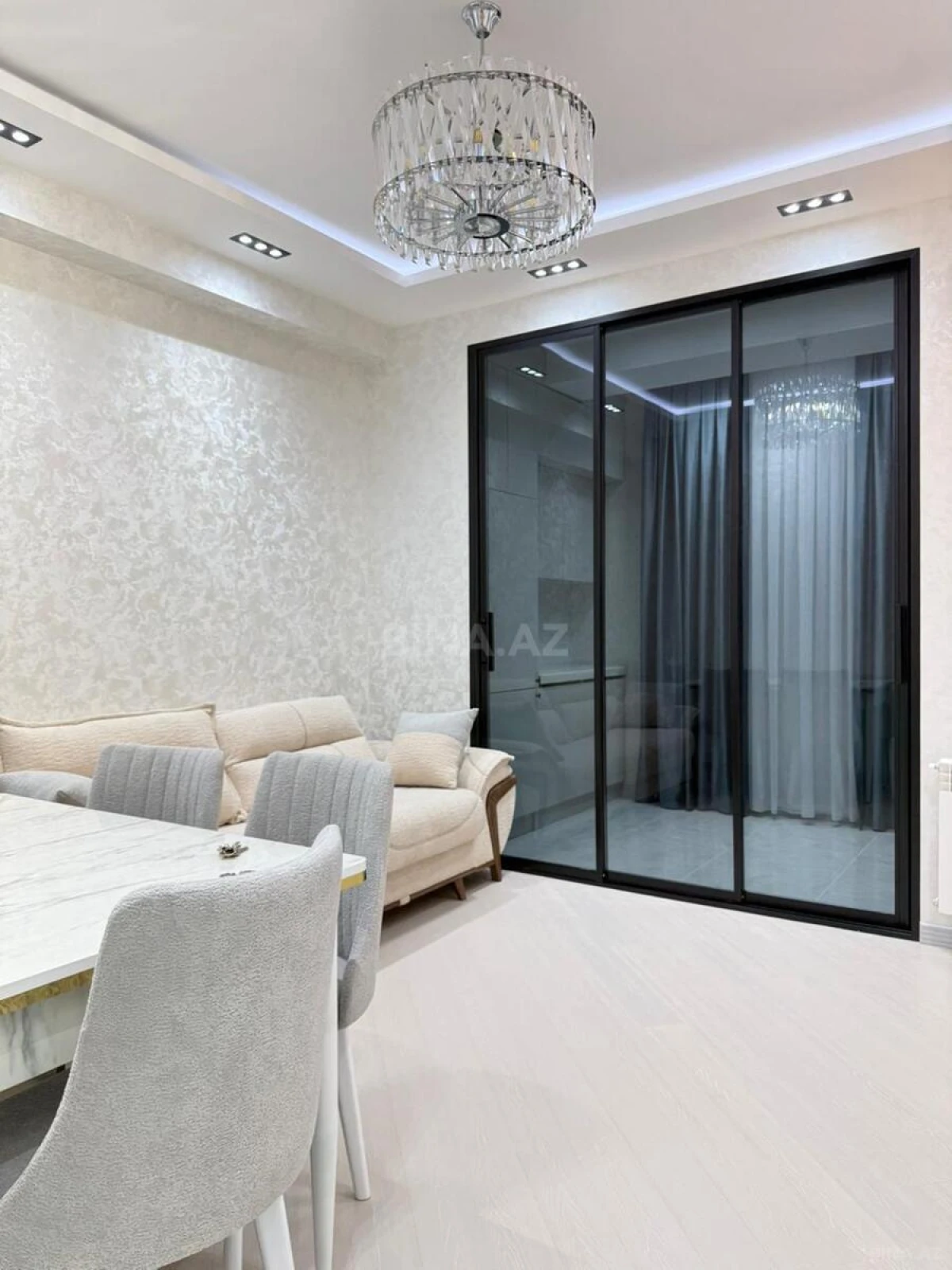 Satılır 2 otaqlı mənzil 52 m²