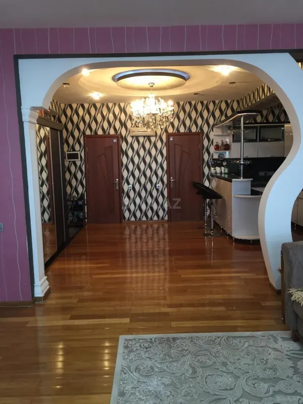 Satılır 3 otaqlı mənzil 109 m²
