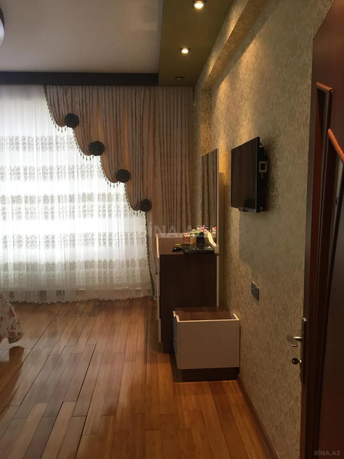 Satılır 3 otaqlı mənzil 109 m²