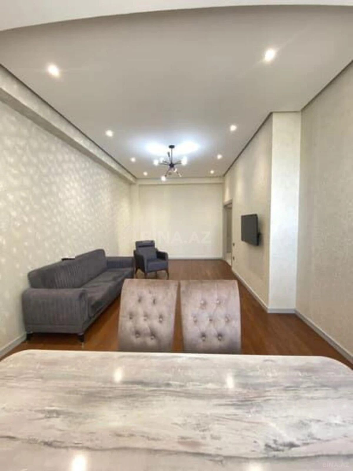 Kirayə verilir 3 otaqlı mənzil 135 m²