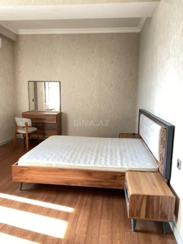 Kirayə verilir 3 otaqlı mənzil 135 m²