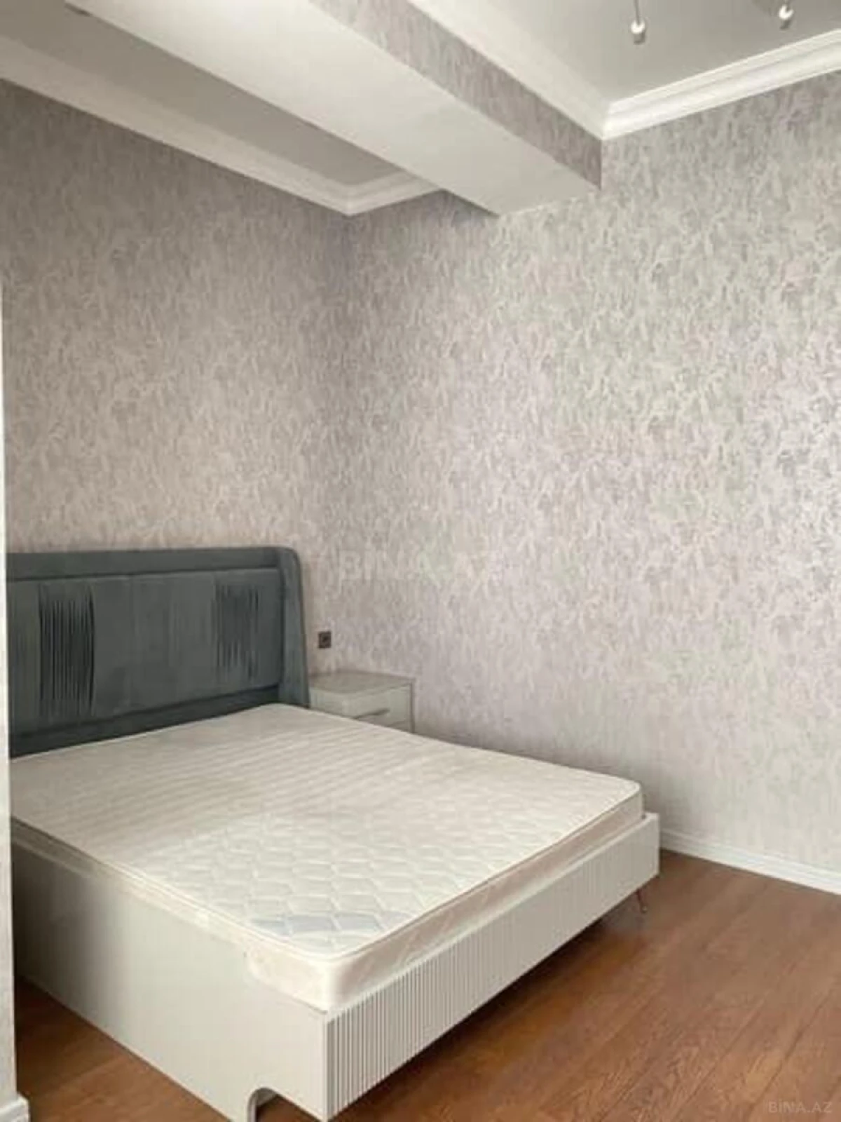 Kirayə verilir 3 otaqlı mənzil 135 m²