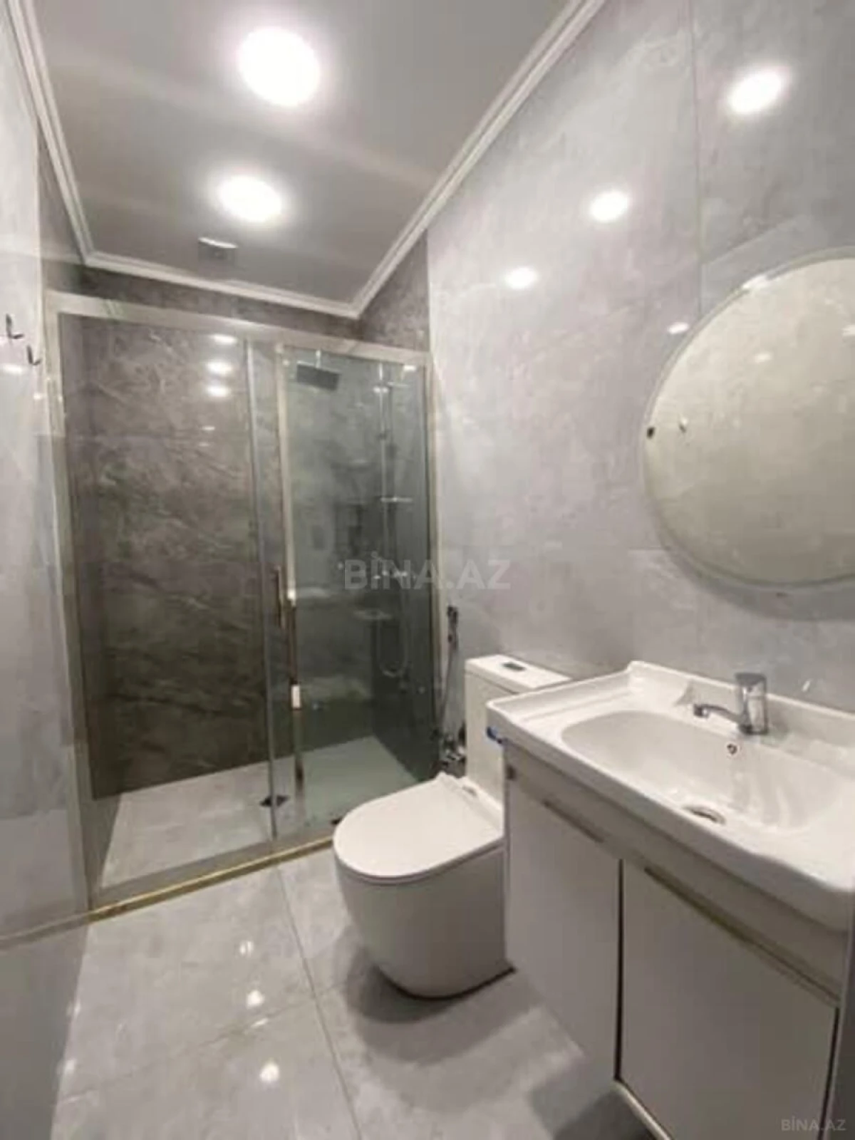 Kirayə verilir 3 otaqlı mənzil 135 m²
