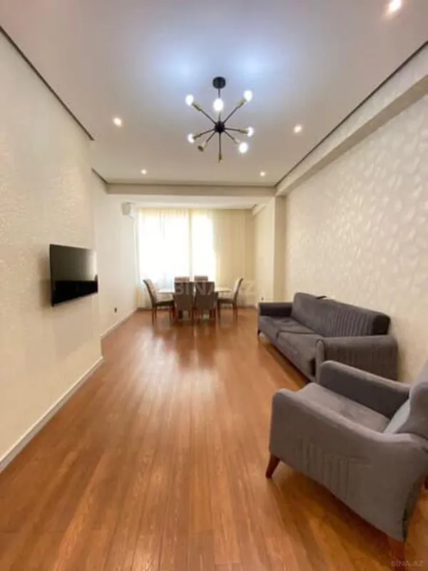 Kirayə verilir 3 otaqlı mənzil 135 m²