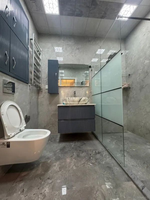 Kirayə verilir 2 otaqlı mənzil 119 m²
