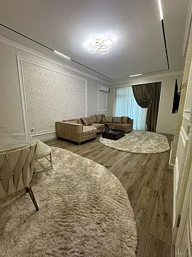 Kirayə verilir 2 otaqlı mənzil 119 m²