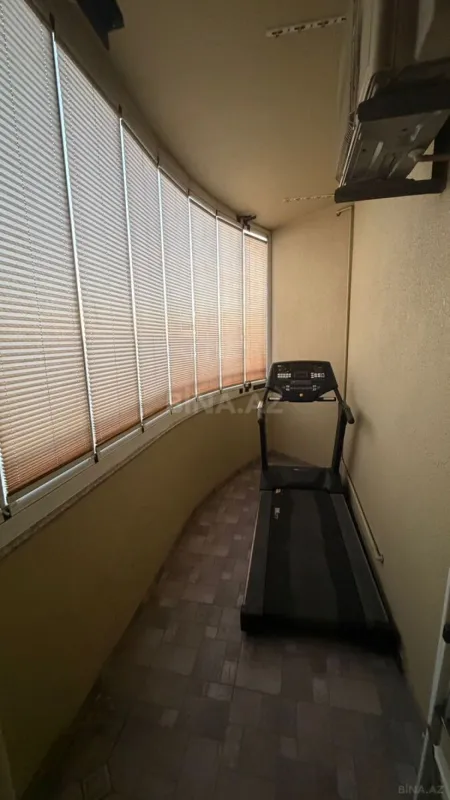 Satılır 3 otaqlı mənzil 140 m²