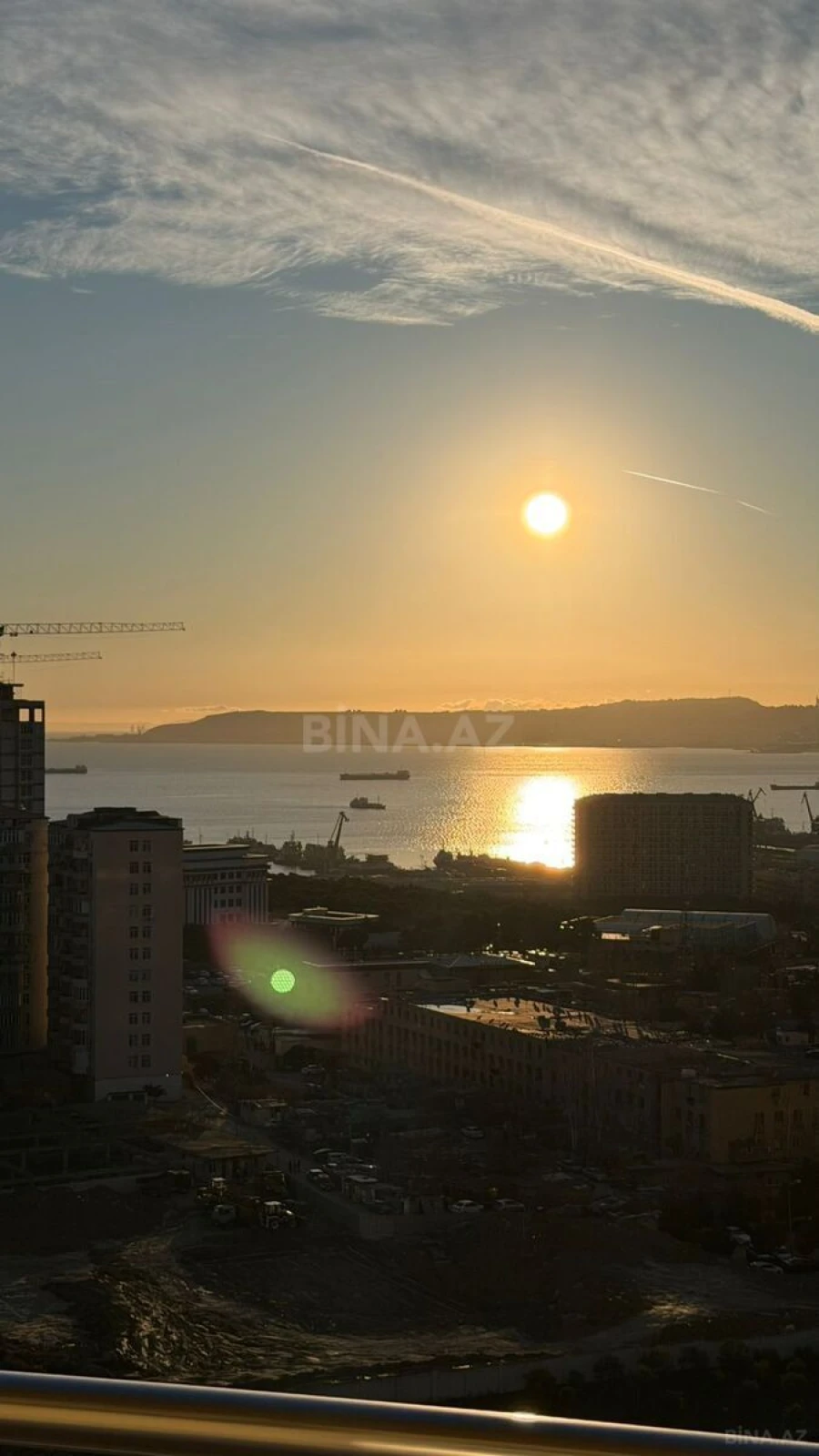 Satılır 3 otaqlı mənzil 140 m²