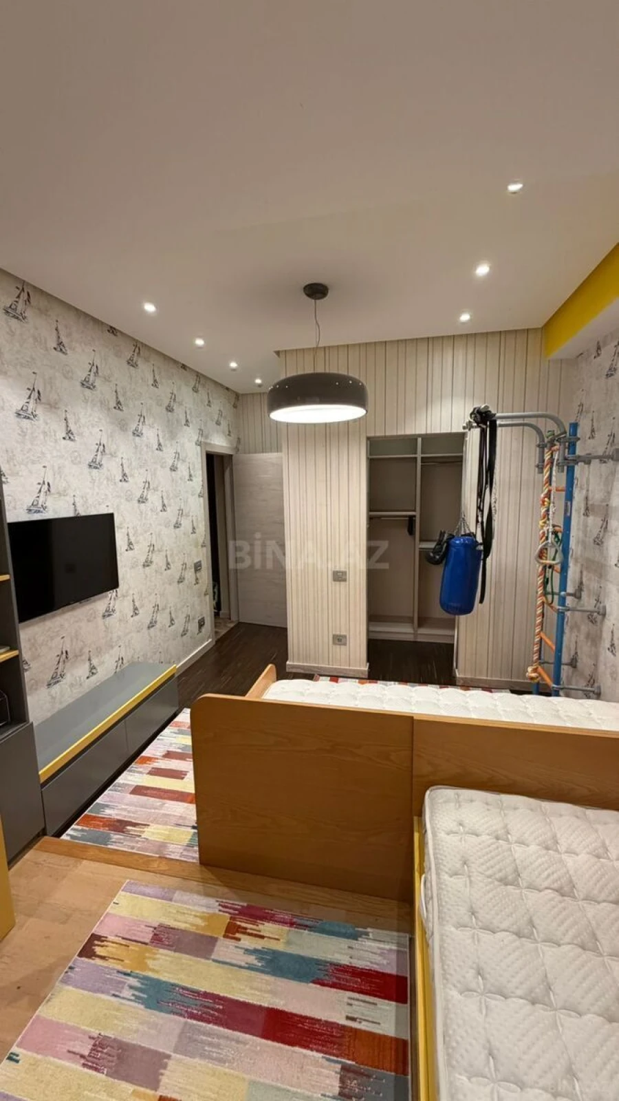 Satılır 3 otaqlı mənzil 140 m²