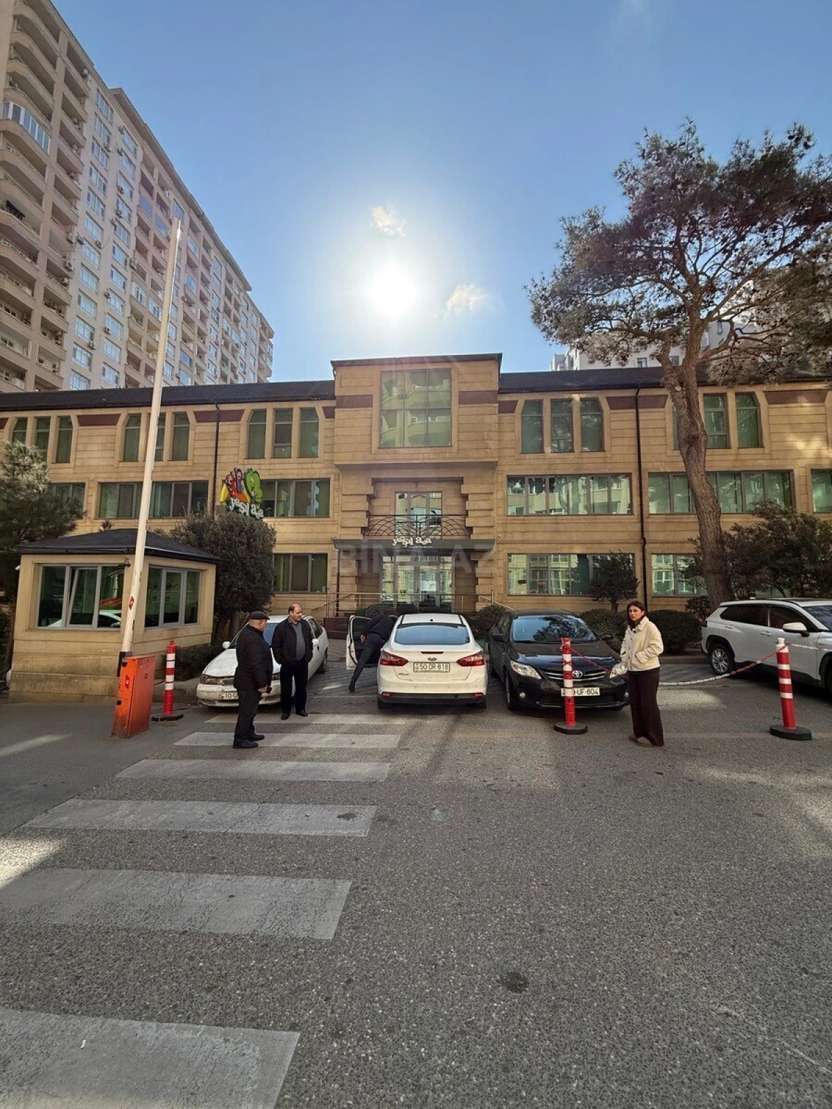 Kirayə verilir 3 otaqlı mənzil 145 m²